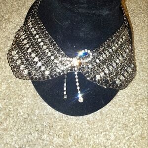 Diamond collar necklace. Fashion Jewelry.